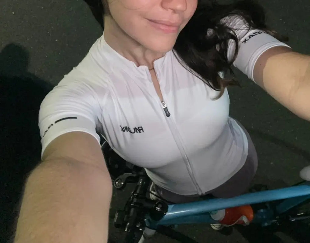 Elevate Your Ride: Chic Women's Classic White Short Sleeve Cycling Jersey for Unmatched Comfort